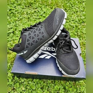 Reebok Women's Sublite Safety Cushion Work Safety Shoe RB041 Black/Grey Size 5W